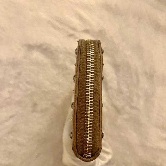 Miu Miu Zip Around Wallet - Picture 4 of 7